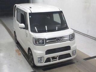DAIHATSU WAKE
