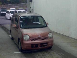 DAIHATSU MOVE LATTE