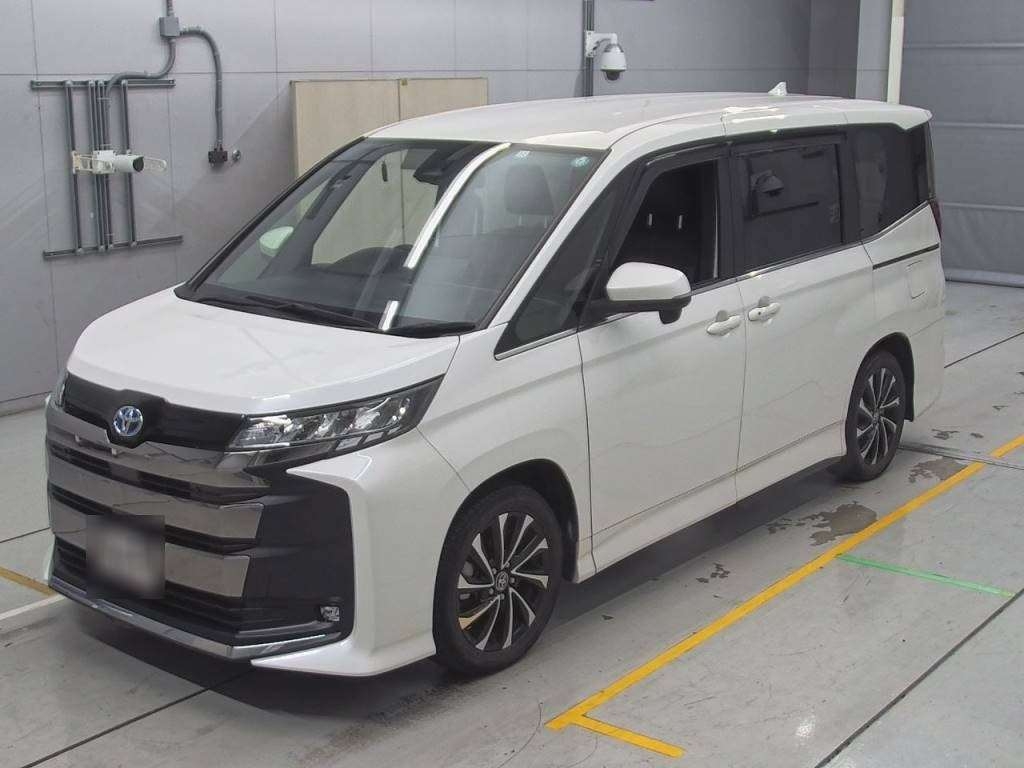 TOYOTA NOAH
