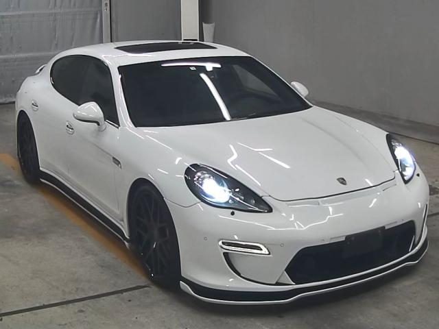 PORSCHE PANAMERA