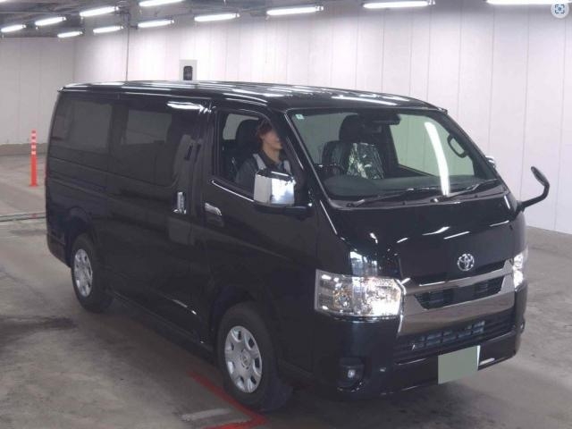 TOYOTA HIACE VAN