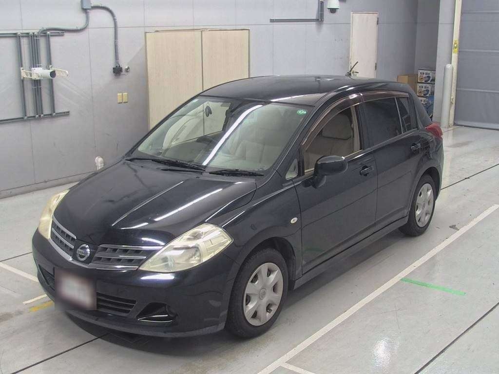 NISSAN TIIDA