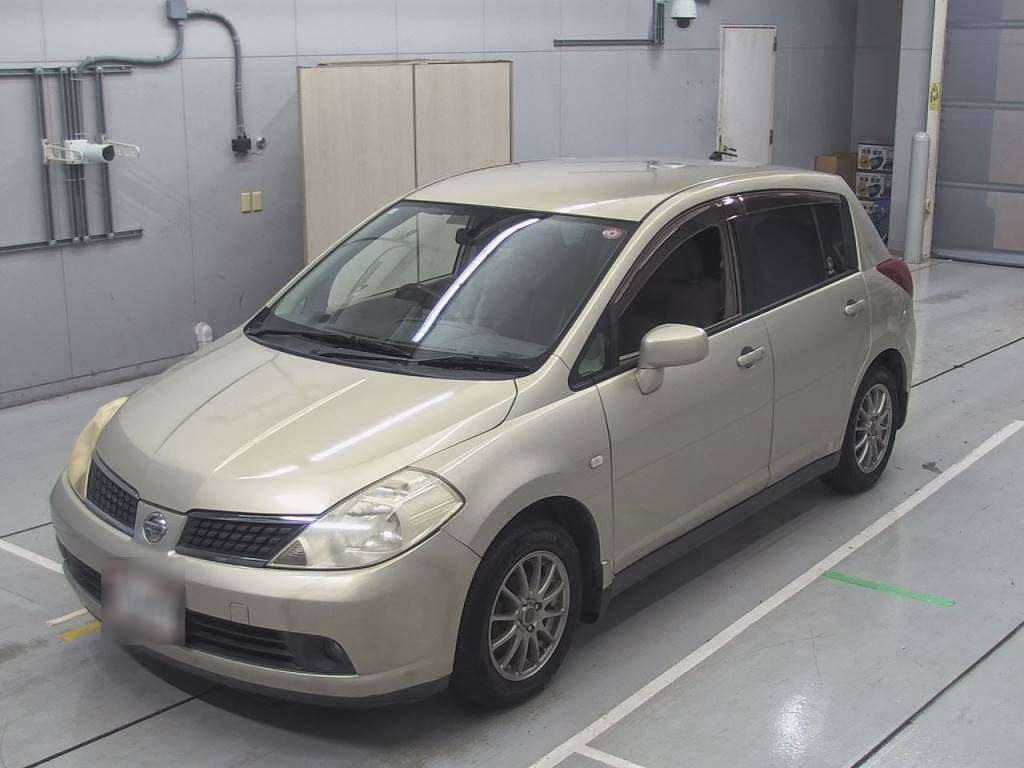 NISSAN TIIDA