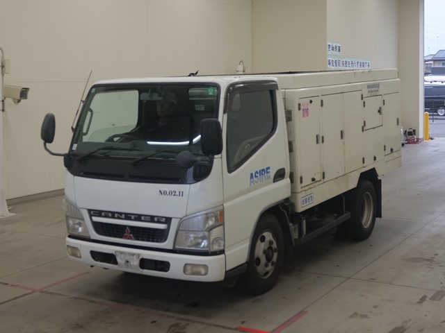 MITSUBISHI CANTER