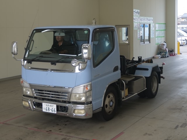MITSUBISHI CANTER