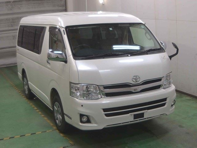 TOYOTA HIACE WAGON