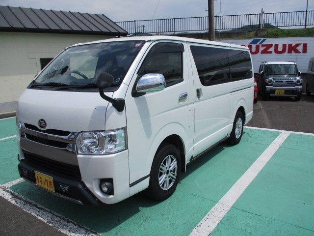 TOYOTA REGIUS VAN