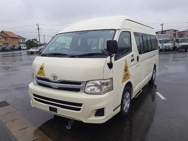 TOYOTA REGIUS VAN