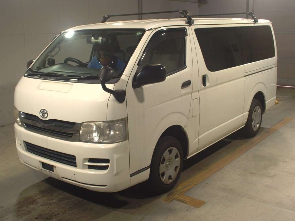 TOYOTA REGIUS VAN