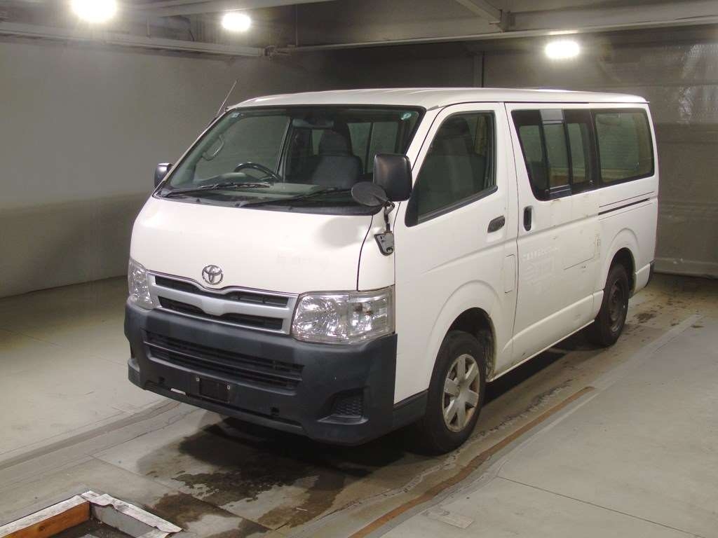TOYOTA REGIUS VAN