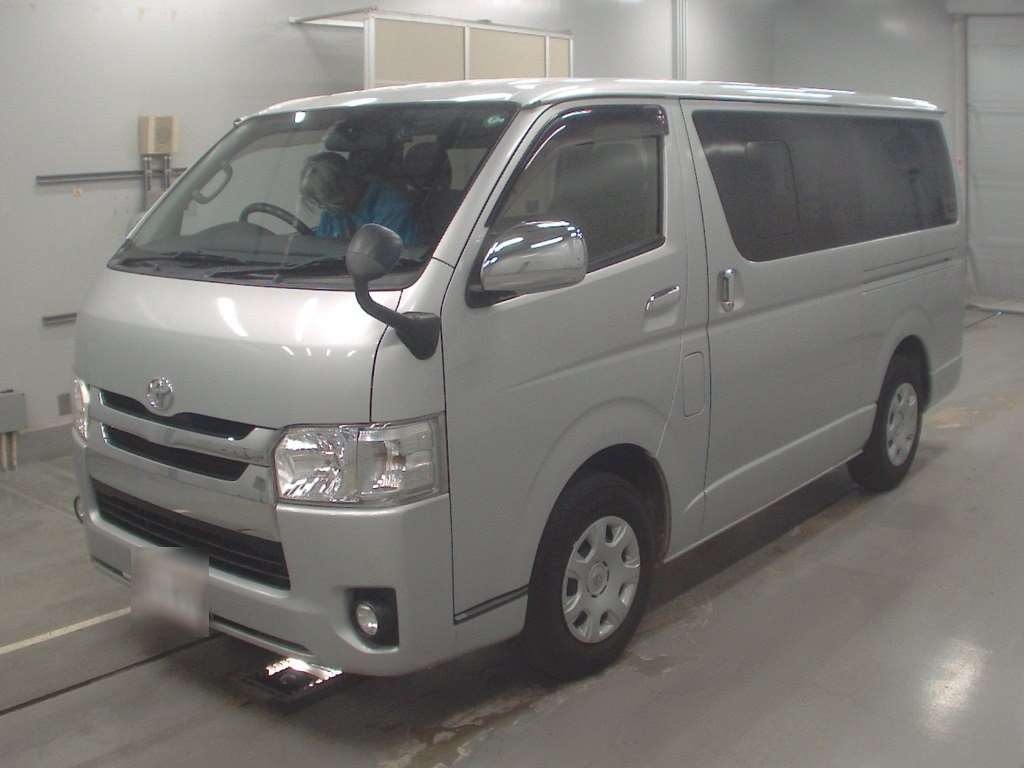 TOYOTA REGIUS VAN