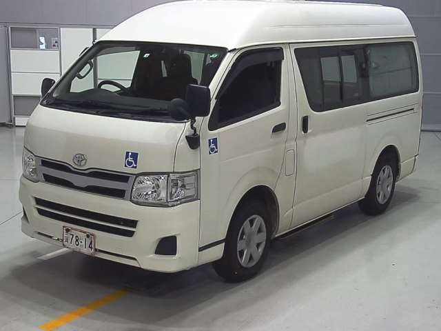 TOYOTA REGIUS VAN