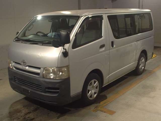 TOYOTA REGIUS VAN