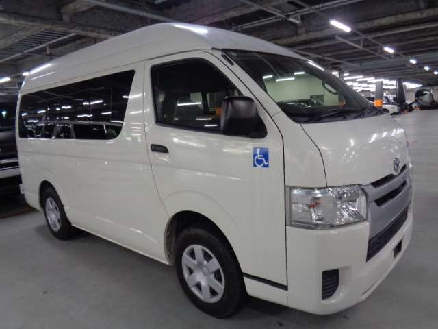 TOYOTA REGIUS VAN