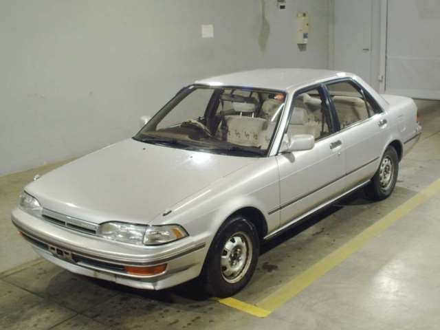 TOYOTA CARINA