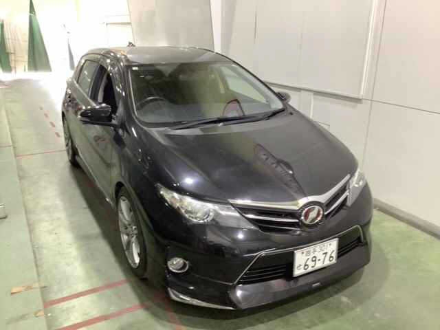 TOYOTA AURIS