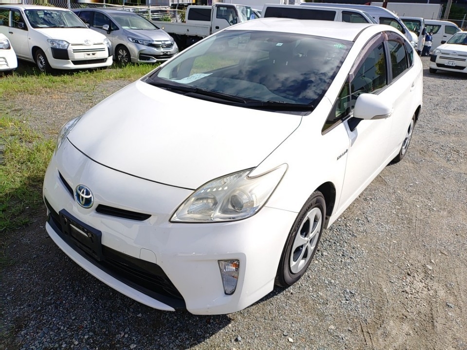 TOYOTA PRIUS
