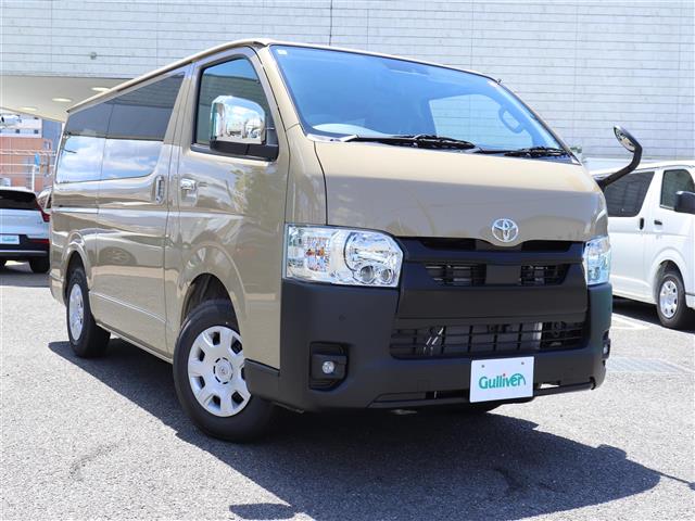 TOYOTA HIACE VAN