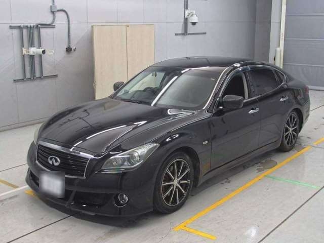 NISSAN FUGA