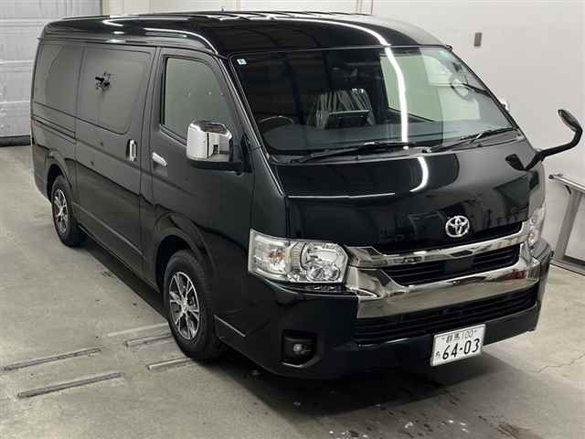 TOYOTA HIACE VAN