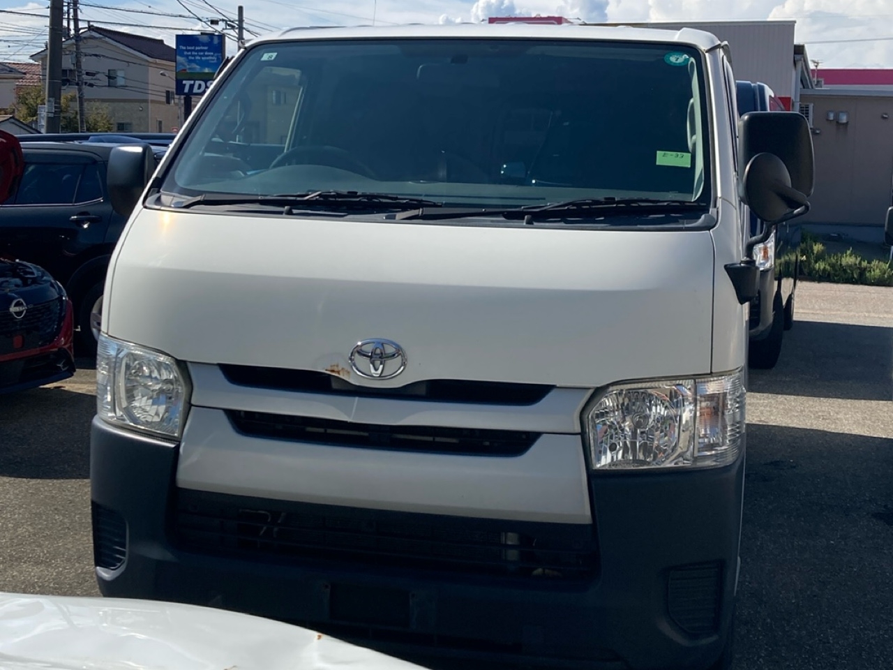 TOYOTA HIACE VAN