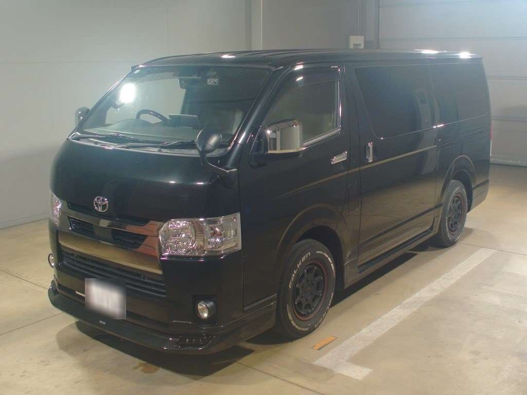 TOYOTA HIACE VAN