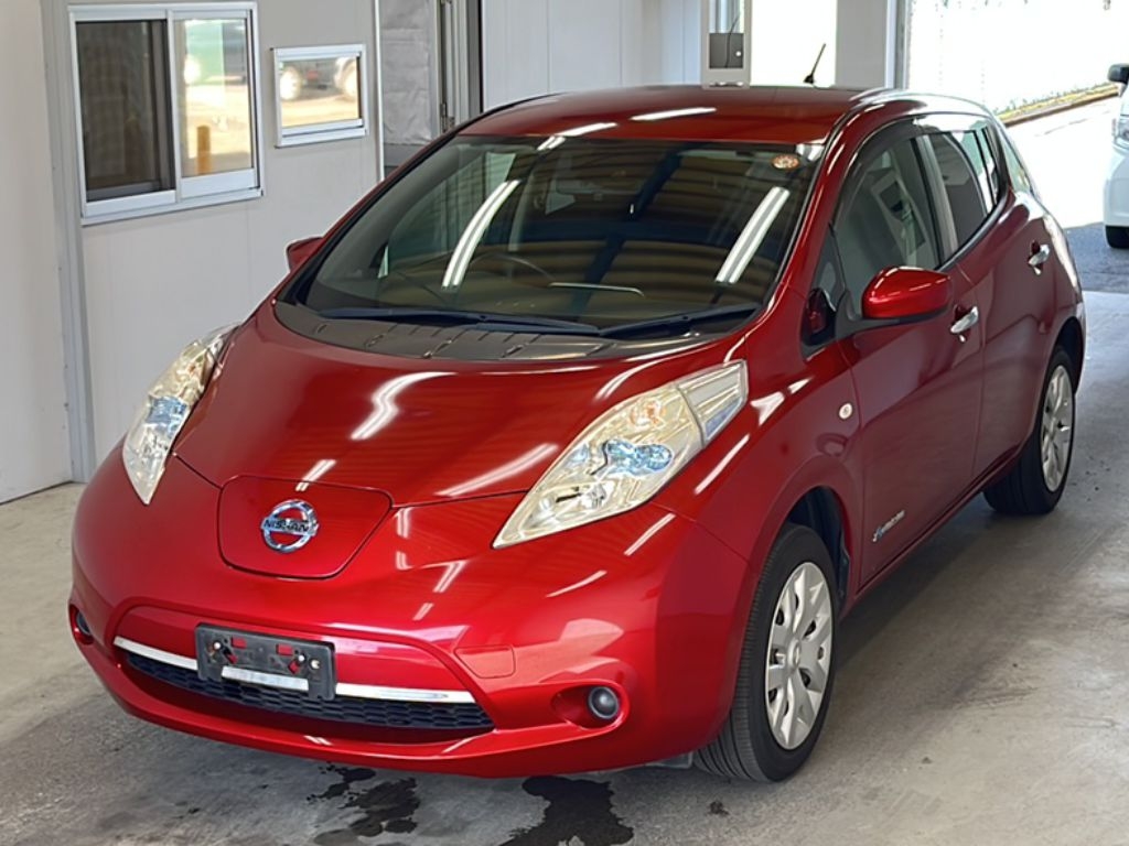 NISSAN LEAF