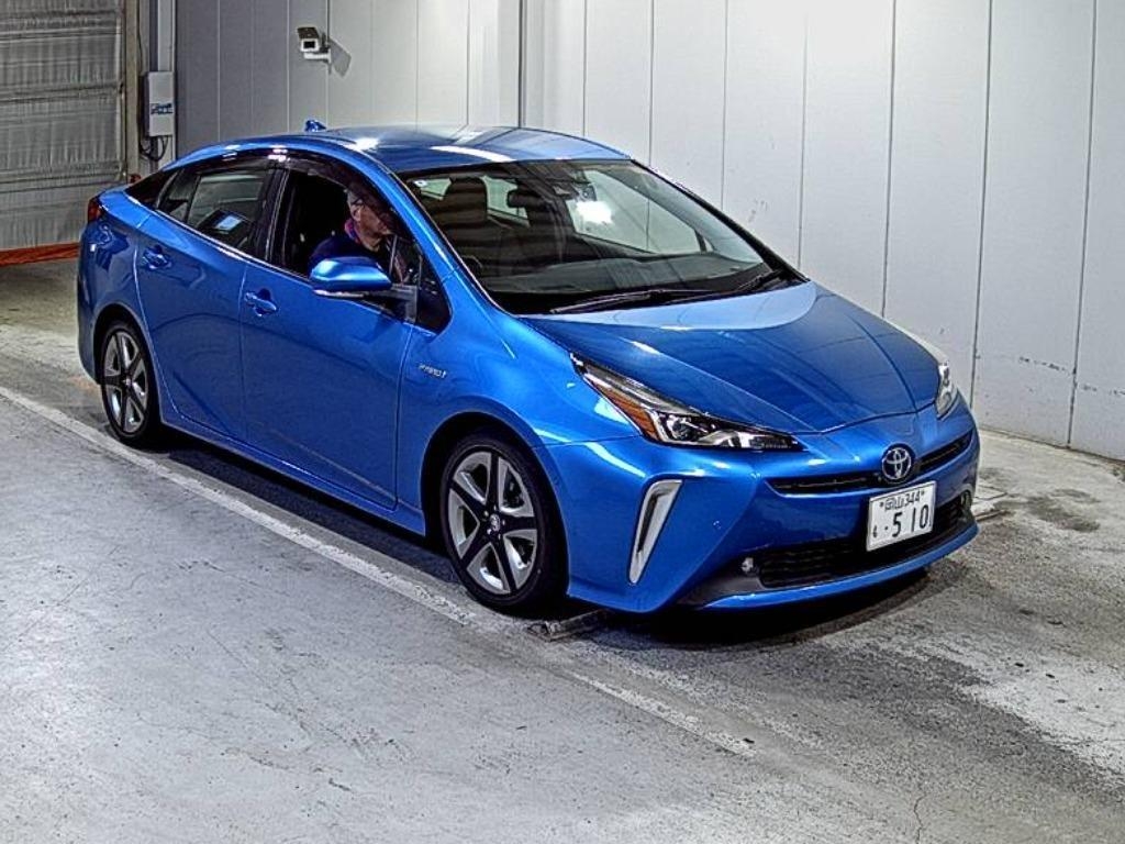 TOYOTA PRIUS
