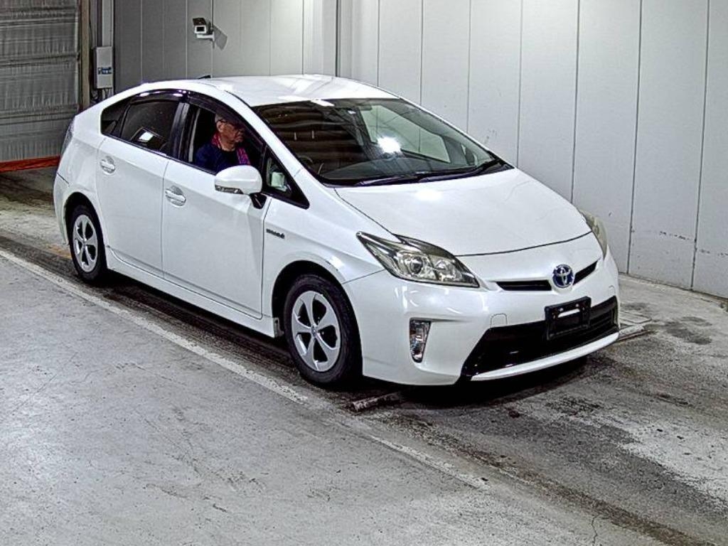 TOYOTA PRIUS