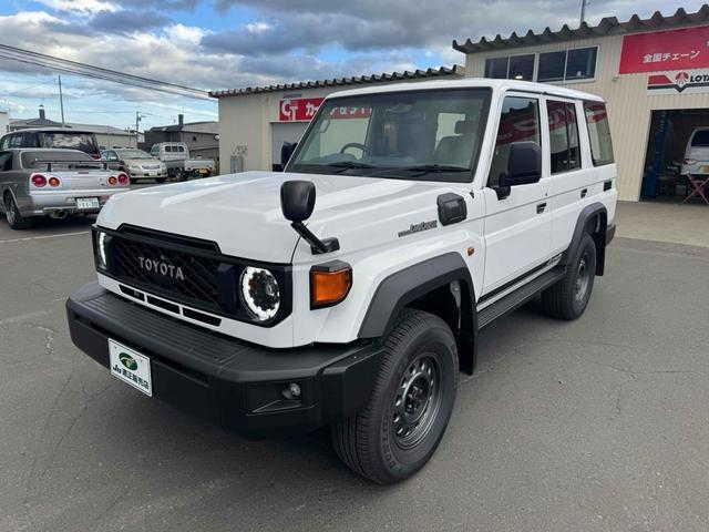 TOYOTA LAND CRUISER 70