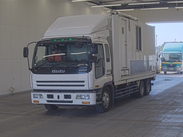 ISUZU GIGA