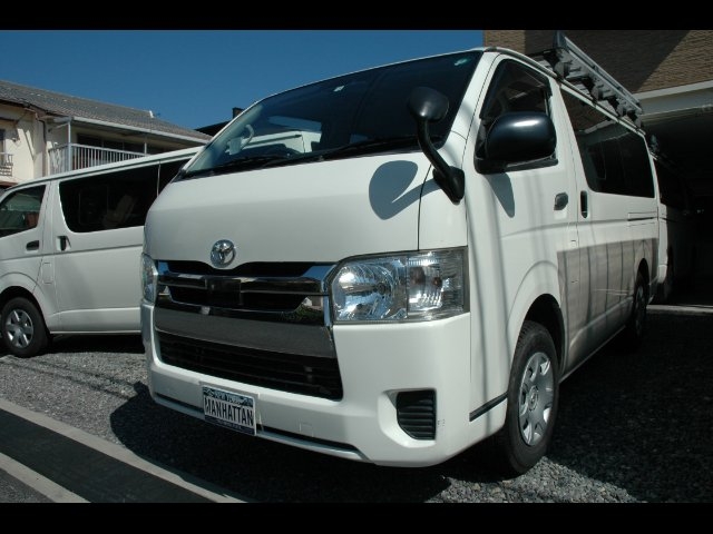 TOYOTA HIACE VAN