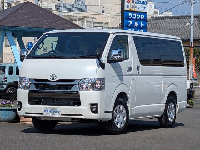 TOYOTA HIACE VAN