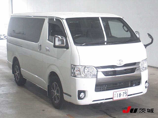 TOYOTA HIACE VAN