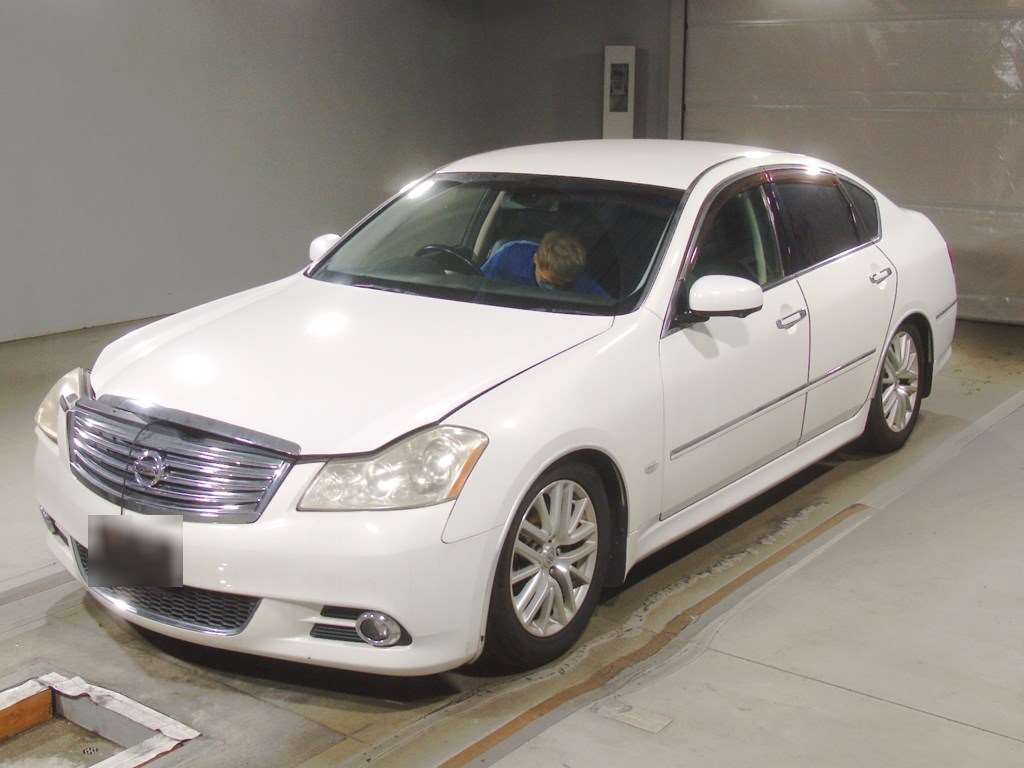 NISSAN FUGA