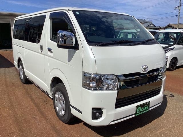 TOYOTA HIACE VAN