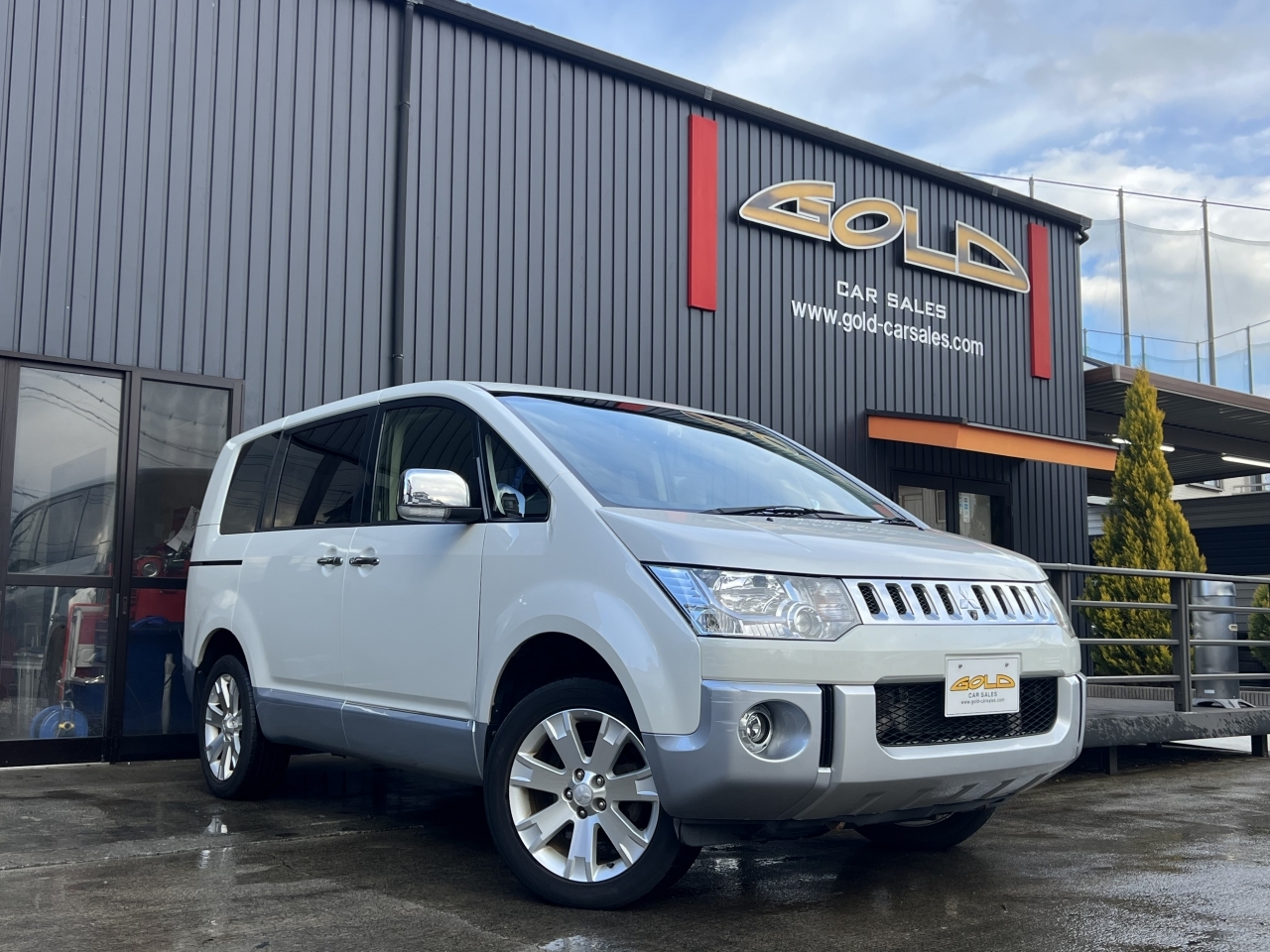 MITSUBISHI DELICA D:5