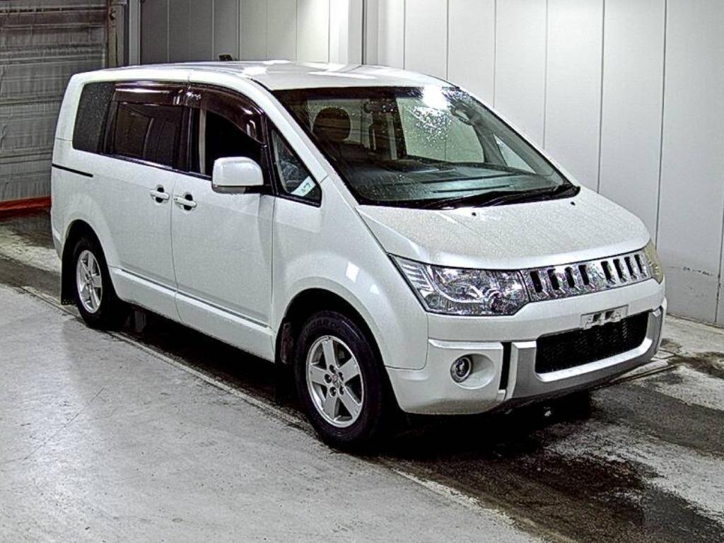 MITSUBISHI DELICA D:5