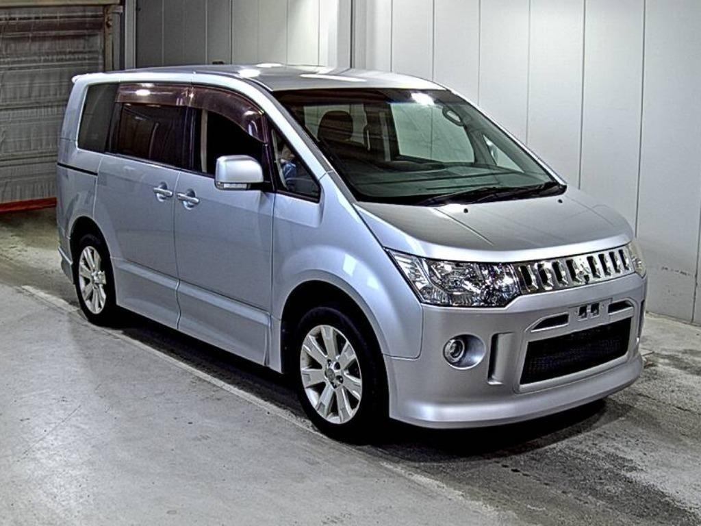 MITSUBISHI DELICA D:5