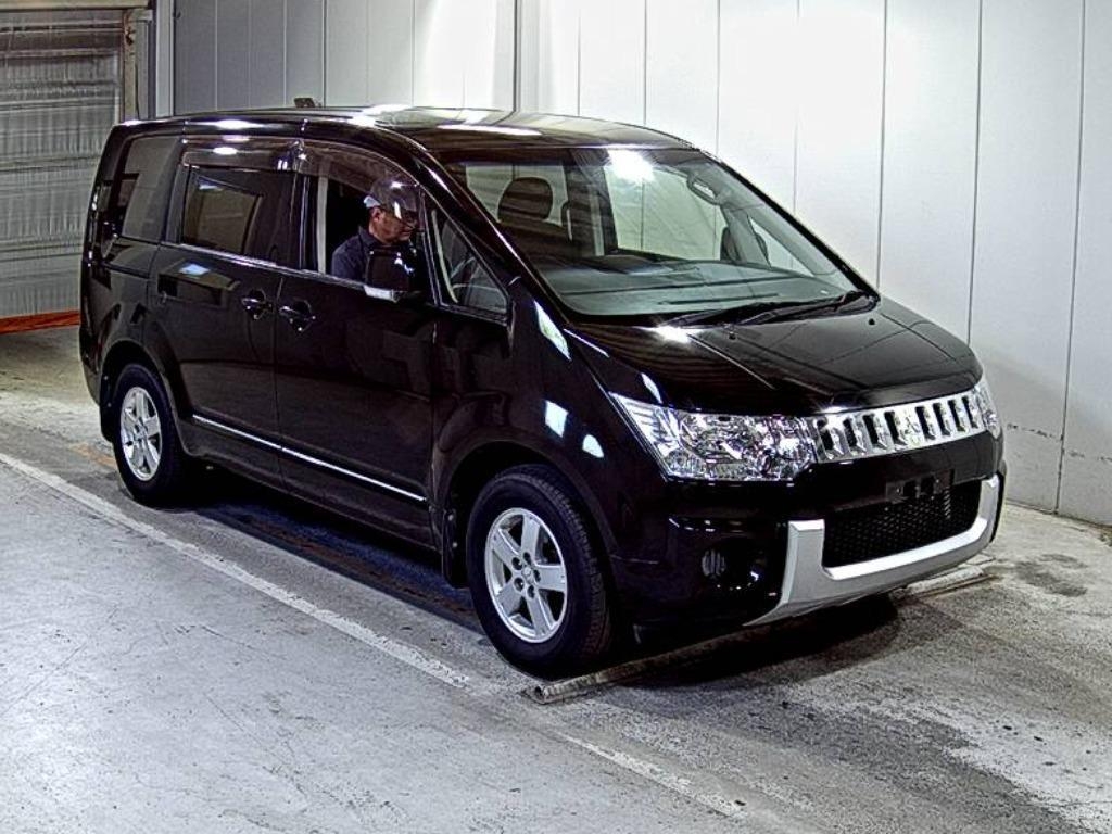 MITSUBISHI DELICA D:5