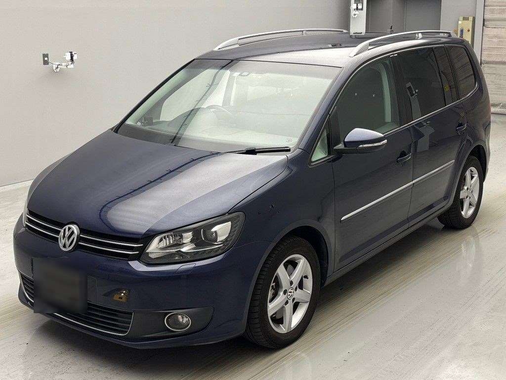 VOLKSWAGEN GOLF TOURAN