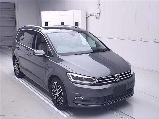 VOLKSWAGEN GOLF TOURAN