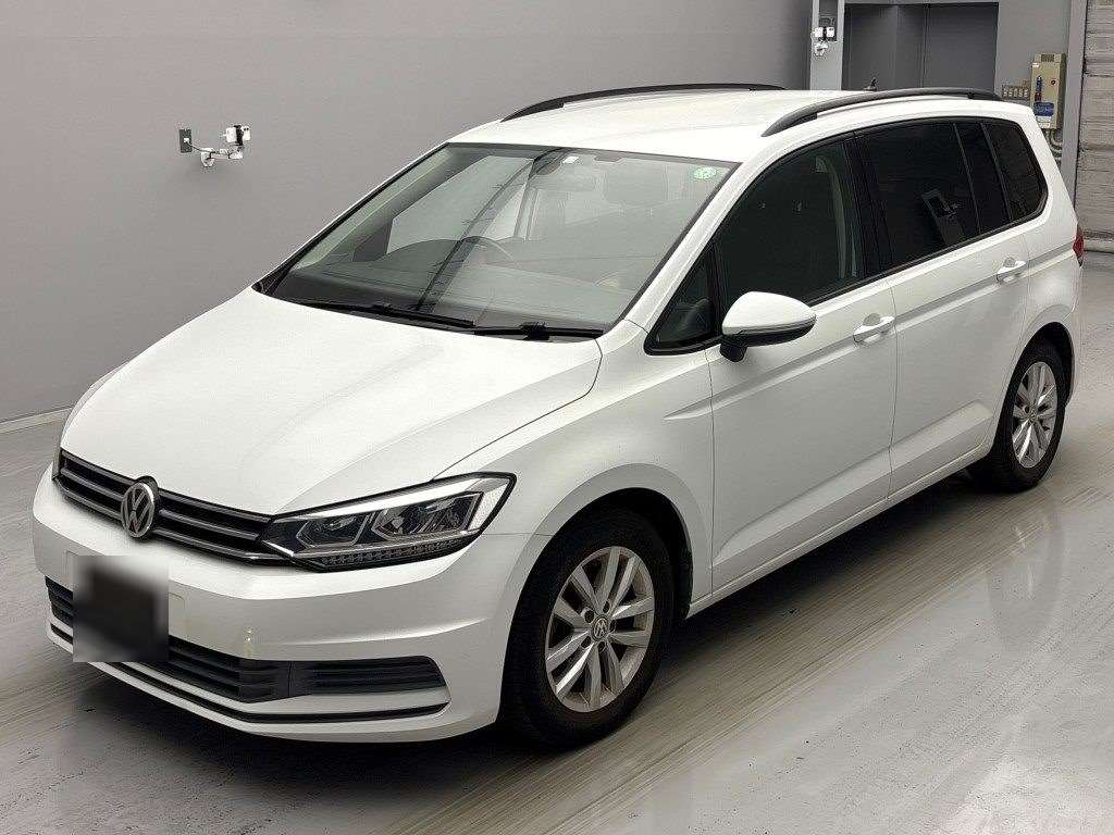 VOLKSWAGEN GOLF TOURAN