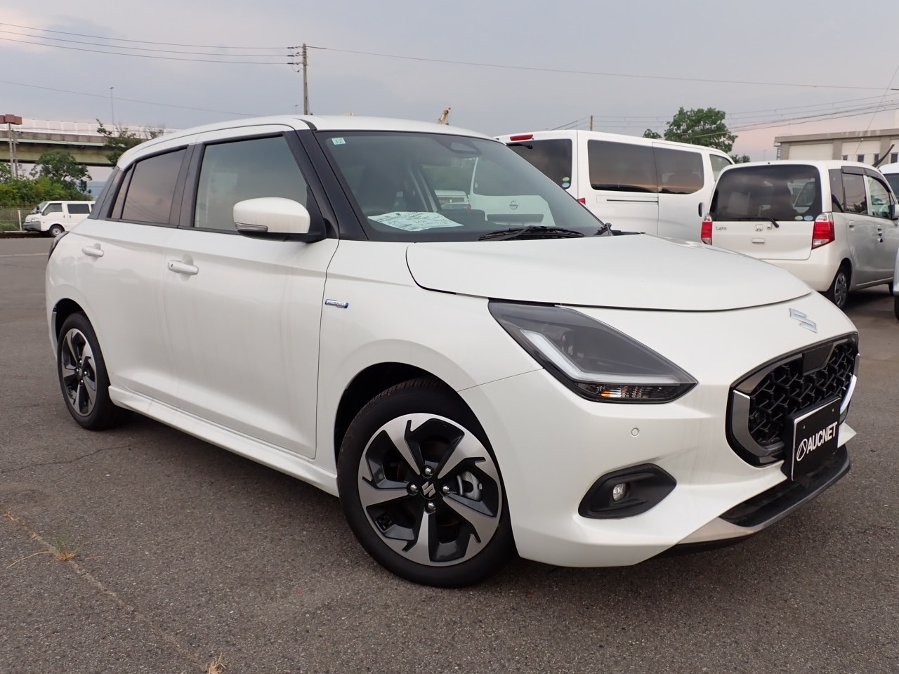 SUZUKI SWIFT