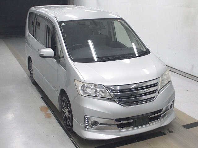 NISSAN SERENA