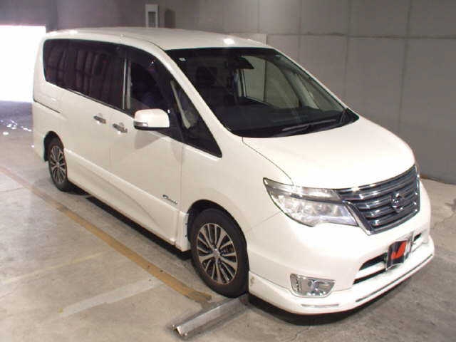 NISSAN SERENA