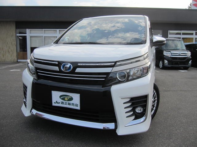 TOYOTA VOXY