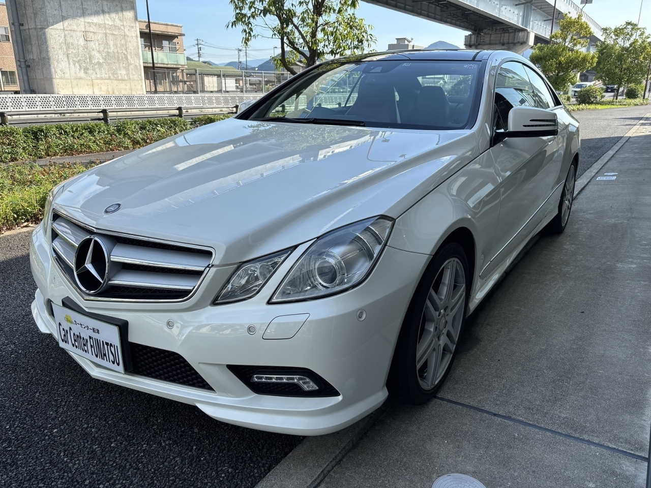 MERCEDES BENZ E CLASS