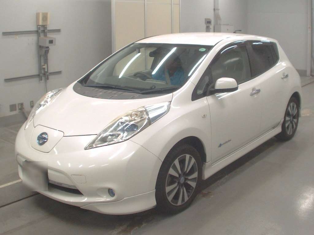 NISSAN LEAF