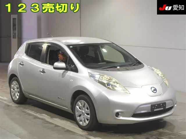 NISSAN LEAF